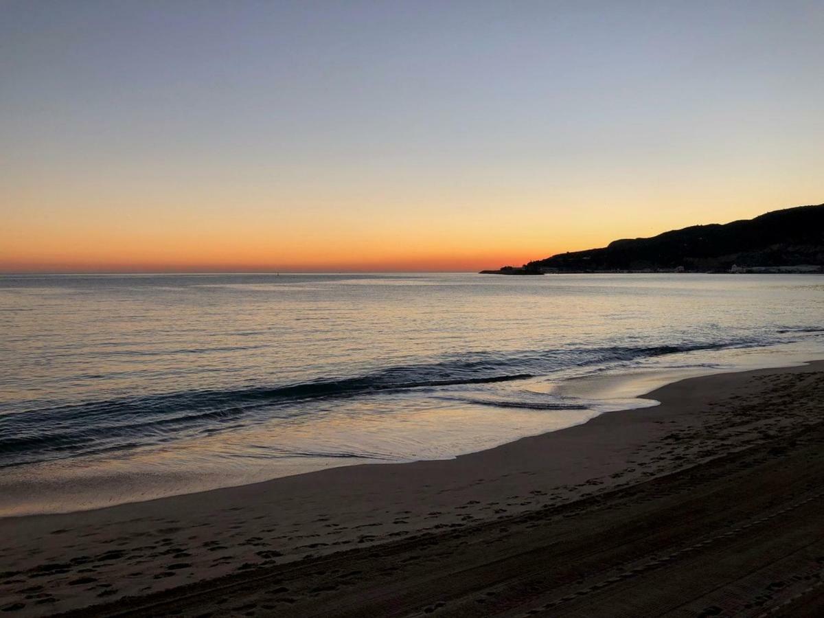 Mar With Parking Sesimbra